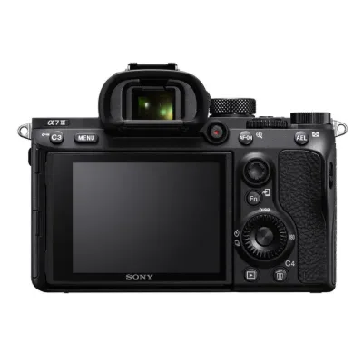 SONY ALPHA 7 III + FE 20-70 f/4 — 3